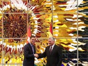 Der spanische Premierminister Pedro Sánchez (links) und Kubas Staatschef Miguel Díaz-Canel haben eine Vereinbarung für die Einrichtung bilateraler Konsultationen unterzeichnet. (Bild: KEYSTONE/EPA EFE/JUANJO MARTIN)