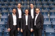 Die aktuelle Geschäftsleitung des FC Luzern (von links): Kommunikationschef Markus Krienbühl, Stadionmanager Daniel Böbner, VR-Präsident und Interims-CEO Philipp Studhalter, Sportchef Remo Meyer und Finanzchef Richard Furrer. (Bild: Martin Meienberger | meienberger-photo (Luzern, November 2018))