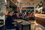 Es war eine Art Heimspiel für Anna Stern bei ihrer Lesung in Romanshorn. (Bild: Ramon Spirig)