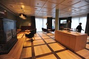 Der Aufenthaltsraum im Seniorenzentrum in Andermatt. (Bild: Urs Hanhart, 24. November 2018)