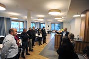 Im Speisesaal des Seniorenzentrums in Andermatt ist alles bereit für die neuen Bewohner. (Bild: Urs Hanhart, 24. November 2018)