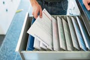 Komplexe Steuerfälle werden von Experten kontrolliert. (Bild: Keystone/Christian Beutler (Uster, 30. Oktober 2014))