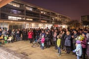 Wittenbacherinnen und Wittenbacher bei der Wahlfeier auf dem Zentrumsplatz.