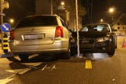 An den beiden Unfallautos entstand beträchtlicher Sachschaden.