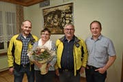 Walter Arnold bedankt sich bei Marianne und Toni Gisler und heisst Robi Gisler herzlich willkommen (von links). (Bild: Georg Epp (23. 11. 2018))
