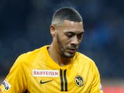Guillaume Hoarau ist zu einer Pause gezwungen (Bild: KEYSTONE/PETER KLAUNZER)