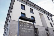 Das Menzinger Personal- und Besoldungsreglement steht zur Debatte. (Bild: Werner Schelbert, 10. September 2018)