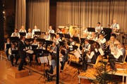 Die Musikgesellschaft Neukirch-Egnach liess unvergessliche Hits aufleben. (Bild: Trudi Krieg)