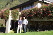 Mit ihrem geschmückten Haus gewannen Margrit und Herbert Roseng den ersten Preis. (Bild: Paul Gwerder (Erstfeld, 13. Oktober 2018))