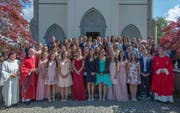 Monika Oberholzer (ganz links) hat die Firmlinge der Seelsorgeeinheit Bazenheid-Gähwil-Kirchberg mit einem Firmteam begleitet. (Bild: PD)