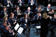 Die Musikgesellschaft Cham spielte ein leidenschaftliches Jahreskonzert im Lorzensaal. (Bild: Stefan Kaiser (25. November 2018))