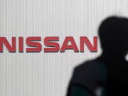 Nissan will nach der Festnahme des Nissan-CEO Carlos Ghosn gegen eine zu starke Machtkonzentration in der Chefetage vorgehen. (Bild: KEYSTONE/AP/EUGENE HOSHIKO)