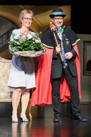 Max Rötheli (Max III.) ist Zunftmeister 2018/19 der Sarner Lälli Zunft. Im Bild mit seiner Frau Regula. (Bild: PD)