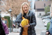 Auch der Nationalsport Australian Football gehört zum Unterricht von Amber Sharp. (Bild: Philipp Unterschütz (Hergiswil, 23. November 2018))