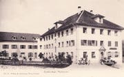 Das Kinder-Asyl in Walterswil war eines der vielen Heime im Kanton Zug, in denen die so genannte «administrative Versorgung» von Kindern erfolgte. Das Foto ist zwischen 1900 und 1930 entstanden. (Bild: Einwohnergemeindearchiv Baar, Foto- und Postkartensammlung)