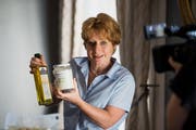 Als erste Herstellerin hat die Luzerner Firma Good Soaps ein pflanzliches Waschmittel entwickelt, welches vollständig auf europäischem Pflanzenöl basiert. (Bild: Dominik Wunderli)