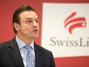 Swiss Life-CEO Patrick Frost gehört zu den Managern von Schweizer Grosskonzernen, die 2017 einen Lohnrückgang hinnehmen mussten. (Bild: KEYSTONE/PATRICK B. KRAEMER)