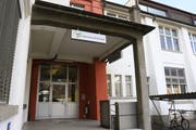 Der Umzug vom Kauf-Areal in Trübbach (Bild) in einen geplanten Neubau ins Gebiet Tiefriet nach Sargans wirft Fragen auf. (Bild: Robert Kucera)