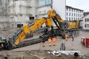 Beim A-Rex ist alles gross und schwer. Die Menschen wirken daneben wie Spielzeugfiguren. (Bild: Hans Suter)