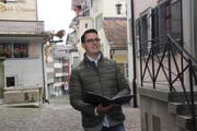 Stefano Bertoni wohnt in der Altstadt Lichtensteigs und ist seit August Leiter der Kantorei Toggenburg. (Bild: Cecilia Hess-Lombriser)