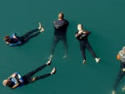 «Tscharniblues II» (Bild) ist der Eröffnungsfilm der 54. Solothurner Filmtage: Darin kommt aus, was aus den Protagonisten des 1979er Films «Dr Tscharniblues» geworden ist.