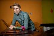 Luca Staffelbach (22) aus Altishofen ist diesjähriger Migros-Kulturprozent-Preisträger. Derzeit studiert er klassisches Schlagzeug an der Zürcher Hochschule der Künste. (Bild: Corinne Glanzmann (Altishofen 9. Juni 2017))