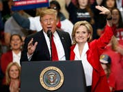 Die umstrittene Republikanerin Cindy Hyde-Smith hat die Senatswahlen in Mississippi gewonnen. Damit haben die Republikaner ihre Senatsmehrheit ausgebaut. (Foto: Rogelio V. Solis/AP) (Bild: KEYSTONE/AP/ROGELIO V. SOLIS)