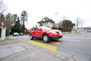 Der Zebrastreifen an der Kreuzung Speicherstrasse/Ringstrasse wird um zirka 25 Meter in Richtung Chappenzipfel verlegt. (Bild: Donato Caspari)