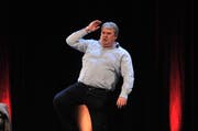 Mike Müller schlüpfte mühelos in allerlei Rollen. (Bild: Urs Hanhart (Altdorf, 27. November 2018))