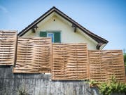 Die Leiche des knapp zwei Jahre alten Mädchens wurde im Keller des Hauses in Staad SG entdeckt. Die genaue Todesursache liess sich nicht mehr feststellen. (Archivbild KEYSTONE/Gian Ehrenzeller) (Bild: KEYSTONE/GIAN EHRENZELLER)