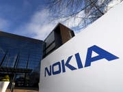 Der finnische Handybauer Nokia gewinnt in der Schweiz Marktanteile. (Bild: KEYSTONE/AP Lehtikuva/VESA MOILANEN)