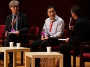 In Hongkong stellte sich Forscher He Jiankui an einem Kongress den Fragen zu seinen Versuchen der Genmanipulation an Babys. (Bild: KEYSTONE/EPA/ALEX HOFFORD)