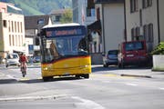 Die Robert-Durrer-Strasse ist zu eng: Für Velos ist kaum Platz. (Bild: Matthias Piazza (Stans, 11. September 2018)