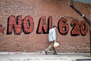 Gegner des G20-Gipfel machen bereits seit Wochen Stimmung gegen das Treffen in Buenos Aires. (Bild: Juan Ignacio Roncoroni/EPA (Buenos Aires, 28. November 201)