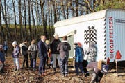 Der Student Nicolas Grüebler und Sponsorenvertreter Andreas Schmid waren beim ersten Einsatz des Wagens dabei. (Bild: Chris Eggenberger)