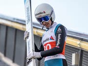Simon Ammann schaltet einen Trainingsblock ein (Bild: KEYSTONE/THOMAS HODEL)