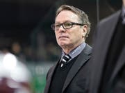 Trainer Chris McSorley von Genève-Servette kann auf einen neuen schwedischen Verteidiger zählen (Bild: KEYSTONE/CYRIL ZINGARO)