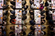 «Dem Säkularisierungsprozess ausgesetzt»: Die CVP Schweiz an ihrer Delegiertenversammlung. (Bild: Alexandra Wey/Keystone, Cham, 21. April 2018)