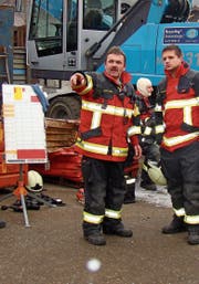 Stefan Nagel (links) war in der Feuerwehr, um sich sinnvoll für die Gesellschaft zu engagieren. (Bild: PD)
