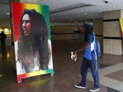 Reggae und damit die Musik von Bob Marley ist neu Bestandteil des Immatriellen Kulturerbes der Menschheit. (Bild: KEYSTONE/EPA/LEGNAN KOULA)