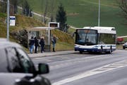 Die Bushaltestelle Talacher soll als Umsteige-Knotenpunkt weiter
optimiert werden. (Bild: Stefan Kaiser (Baar, 5. Februar 2018))