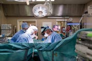Die Belegärzte bringen mehr Operationen und Pflegetage ins Spital Grabs. Im Landesspital in Vaduz ist deren Zahl seit 2017 dagegen deutlich gesunken. (Bild: Gaetan Bally/Keystone)