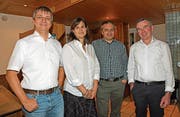 Die neue Vizepräsidentin Dina Gasser-Gabriel mit ihrem Vorgänger Urs Wallimann-Frunz, dem neuen Korporationsrat Ueli Wallimann-Hess und Präsident Walter Hug (von links). (Bild: Robert Hess (29. November 2018))