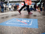 Neuer Anlauf für ein Tabakproduktegesetz: Wo ein Rauchverbot gilt, will der Bundesrat auch E-Zigaretten verbieten. (Bild: KEYSTONE/ENNIO LEANZA)