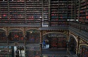 Das Königliche portugiesische Kabinett des Lesens ist seit 1900 öffentlich zugänglich.(Bild: Carl de Souza/Getty Rio de Janeiro, 19. November 2018)