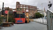 Mitten im Weihnachtsmarkt von Bournemouth: Eine Gondel der 2017 abgerissenen, alten Rigibahn Kräbel-Scheidegg. (Bild: PD)