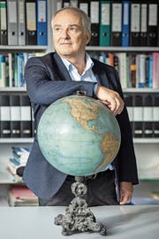 ETH-Professor Lucas Bretschger (60). (Bild: Chris Iseli (Zürich, 28. November 2018))