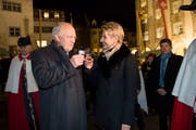 29. November 2017, Hofplatz in Wil: Im Beisein von Bundesrat Johann Schneider-Ammann wird Karin Keller-Sutter als Ständeratspräsidentin in ihrer Heimatstadt empfangen. (Bild: red)