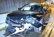 Eines der beiden Fahrzeuge mit Totalschaden. (Bild: Luzerner Polizei (Dagmersellen, 29. November 2018))