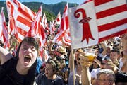 Der Jubel über das Ja zum Kantonswechsel war bei den Pro-Jurassiern gross. (Bild: Jean-Christophe Bott/Keystone (Moutier, 18. Juni 2017))